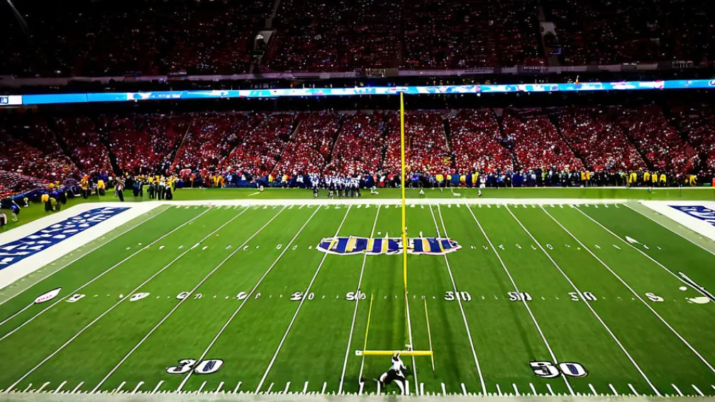 Исторический рубеж Кэма Эдвардса: ЮКонн одолел Air Force благодаря звездному раннингу