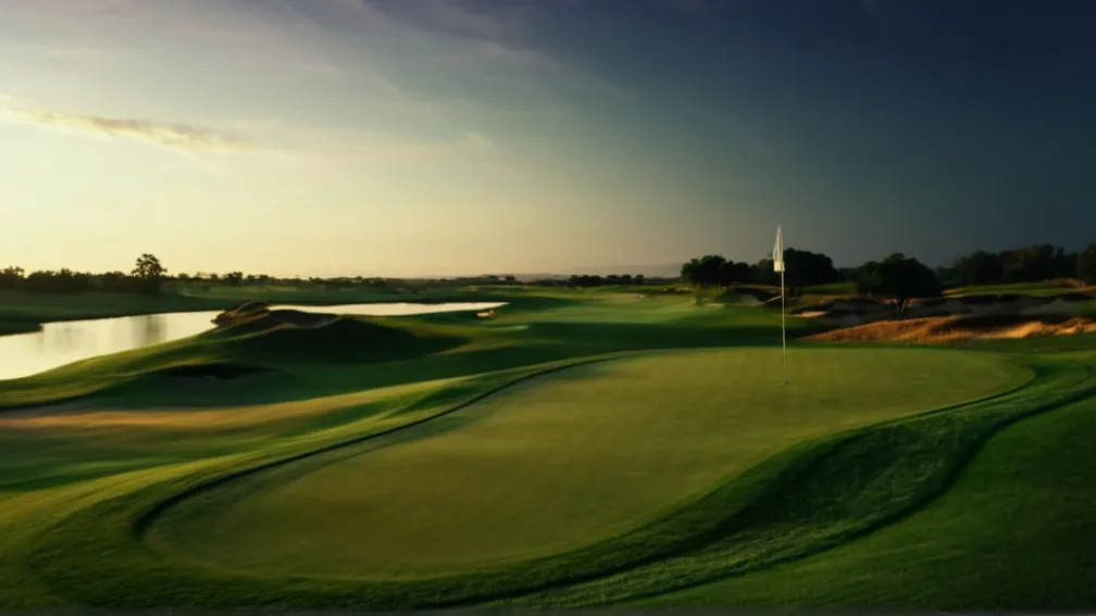 Чемпионат Butterfield Bermuda: Адам Хэдвин лидирует после приостановки второго раунда