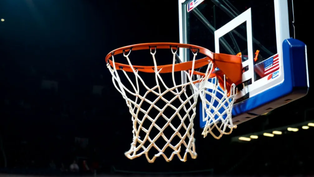 «Колгейт» вырывает победу у «Олбани» в напряженном матче