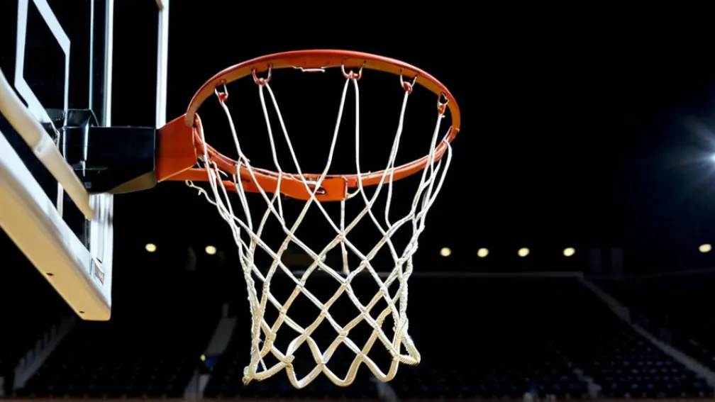 «Ламар» разгромил «Ор Леди оф зе Лейк» со счетом 90-46 благодаря 26 очкам Роба Ли-младшего