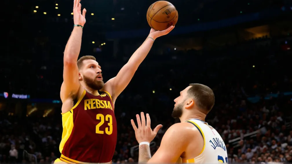 Шарлотт Хорнетс обыграли Торонто Рэпторс благодаря выдающейся игре Кена Кнюппела