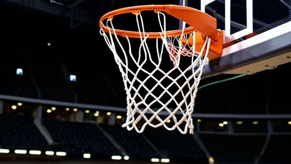 Баскетбольное противостояние: «Филадельфия» встретится с «Милуоки» в важной игре Восточной конференции