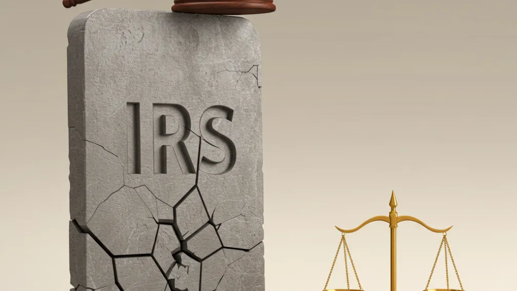 Трамп пытается подчинить IRS своей воле