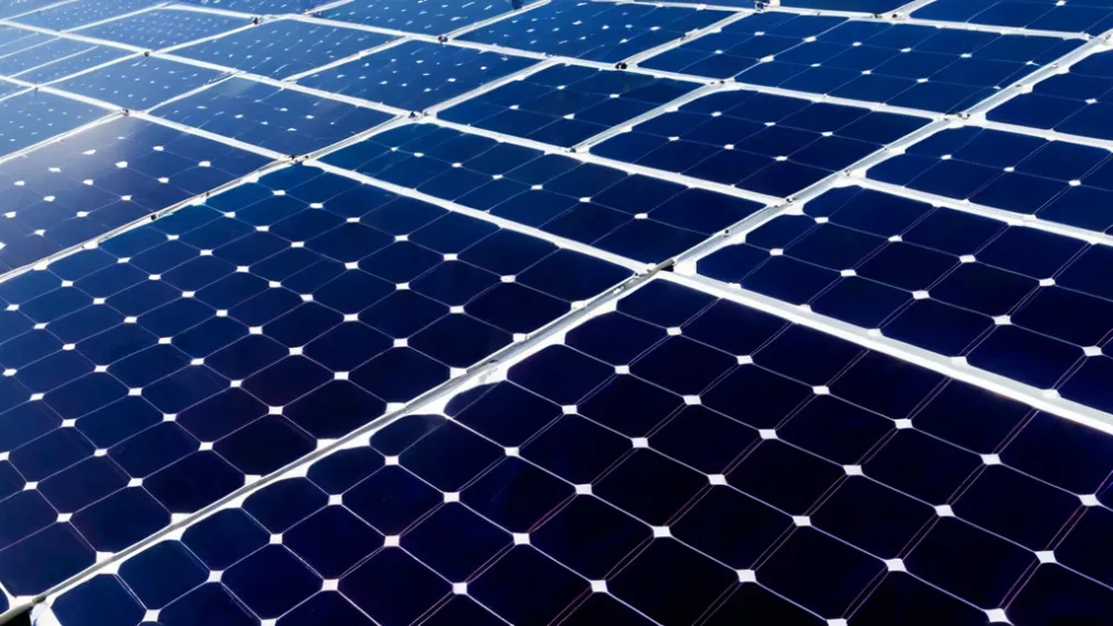 Революция в Солнечной Энергетике: Панели с КПД 45%