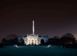 Ежегодный ужин корреспондентов Белого дома прошел без Трампа и звезд