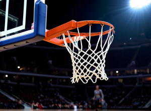 Ариас принес "Джексонвиллу" победу над VMI решающим броском