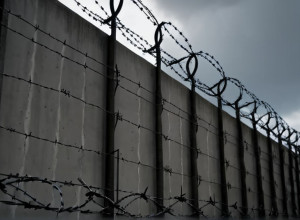 Смертоносный бунт в тюрьме Эквадора: четверо погибших и десятки раненых