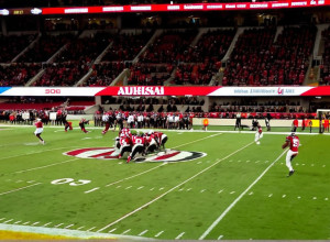 Southern Miss одержали победу над Arkansas State со счетом 27-21 благодаря трём перехватам Мотена и шести потерям мяча соперником