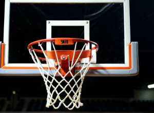 Баскетбольный клуб "Роберт Моррис" одержал уверенную победу над "Женевой" со счетом 93-47