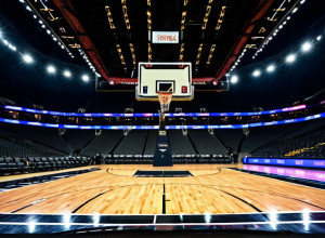 Баскетбольный поединок: Charleston Southern встречается с East Carolina после 20-очковой игры Сры