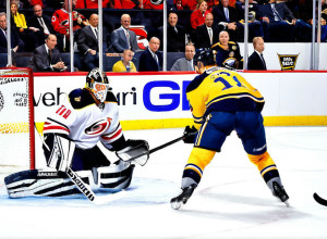 «Сейбрз» победили «Харрикейнз» со счетом 4:1 благодаря впечатляющему голу Маленстина