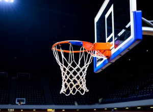 «Кливленд Кавальерс» обыграли «Индиана Пэйсерс» в Кубке НБА: Митчелл и Гарлэнд блистают