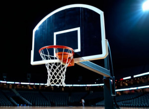 Трехочковый бросок Нарита Чотикаваника принес победу Stephen F. Austin над Pepperdine