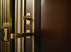 Уволенные федеральные служащие США сталкиваются с задержками выплат по безработице