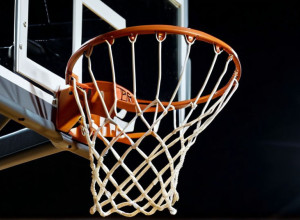 «Род-Айленд» обыграл «Йель» со счетом 86:77 благодаря 24 очкам Джона Хинтона