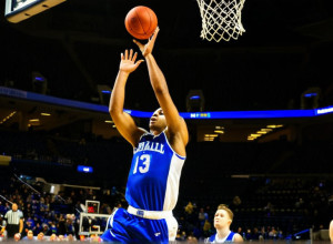 Симпкинс привел Сетон Холл к победе над Монмаутом в захватывающем матче