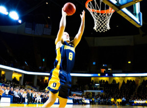 Баскетбол: Мерримак одерживает победу над Мэйн со счетом 72-65