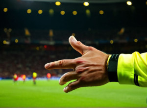 Бывший защитник "Тоттенхэма" Тарикко уходит из "Чонбука" после бана за расистский жест