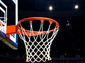 Air Force одержала победу над Alabama State со счетом 66-64 благодаря решающему броску Кама Сандерса