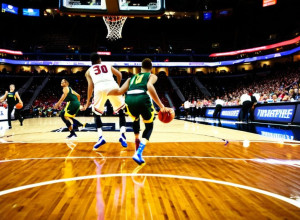 UC Davis уверенно обыгрывает Menlo со счетом 96-69 в баскетбольном матче