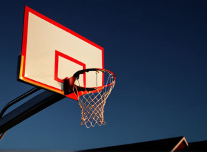 Баскетбольный матч: Lindenwood встречается с Alabama A&M после результативной игры Джонса