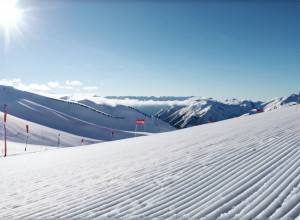 Американская лыжница Микаэла Шиффрин лидирует в первом слаломе Кубка мира