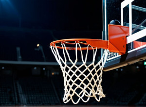 Военно-морская академия США принимает "Дюкейн Дюкс" в баскетбольном поединке