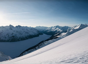 Уникальная победа Эйлин Гу: Фриски дебют в Снежной лиге Шауна Уайта в Китае