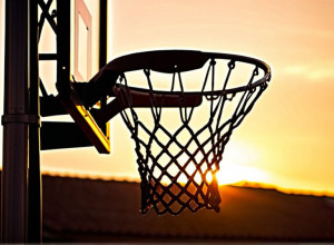 25 очков Хагли привели Duquesne к победе над Stony Brook