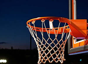 Расписание спортивных трансляций на 6 ноября: Студенческий баскетбол и НХЛ