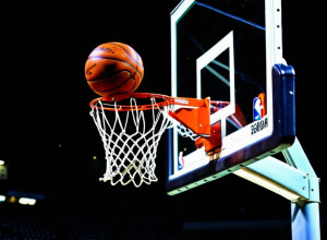 Успешный старт сезона: Джордж Вашингтон обыграл Мэйн благодаря мощной игре Люка Хангера