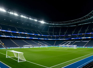 «Марсель» возглавил Лигу 1 после победы над «Брестом», увеличивая давление на ПСЖ