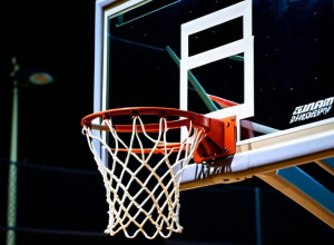 Трой одержал убедительную победу над Пенсакола Крисчен со счетом 121-56, Дауд набрал 16 очков