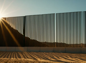 Бывший сотрудник таможни США приговорен к 15 годам за пособничество наркотрафику