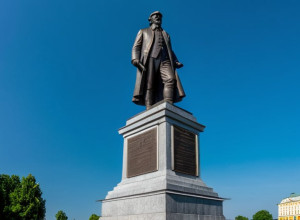 Памятник Тарасу Шевченко в Киеве