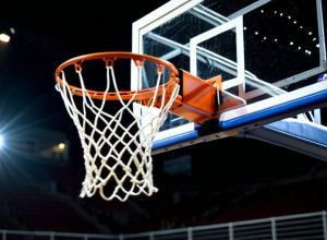 Баскетбольный матч в Эшвилле: "Бульдоги" принимают "Спартанцев"