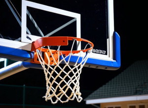 Баскетбольное противостояние: Utah Tech Trailblazers бросают вызов Santa Clara Broncos