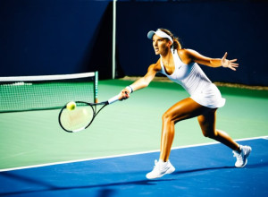 Джокович устанавливает два мировых рекорда и выигрывает свой 100-й матч в Олимпийских играх Австралии