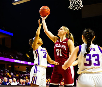 Женская команда №6 «Оклахома» разгромила «Уэстерн Каролину» в доминирующем матче