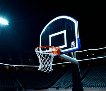 Квиннипиак одержал победу над Мэном благодаря Монро: обзор матча