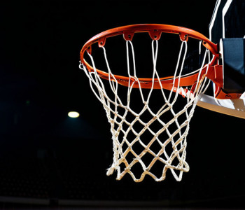 Баскетбольная победа: Кливленд Стейт одолел Рэдфорд благодаря Нессе