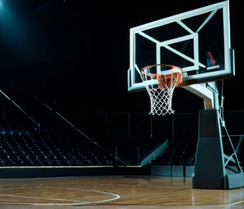 Грин-Бэй Одержал Уверенную Победу Над Рипоном В Баскетбольном Матче