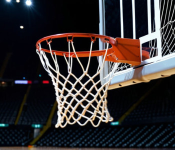 Исторический матч: Вембаньяма набирает 38 очков, приводя &quot;Спёрс&quot; к волевой победе над &quot;Буллз&quot;