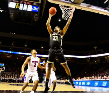 Wake Forest одержал уверенную победу над UMass Lowell со счетом 109-75