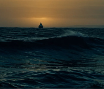 Пропал член экипажа британского судна у берегов Ирландии: Начались масштабные поиски