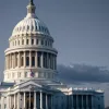 Анализ "бюджетной бомбы" Трампа: что стоит за громкими планами и жесткой критикой