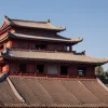 В Китае обрушилась часть крыши исторической Башни Барабана XIV века