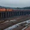 Смертельное крушение поезда в Рязанской области: обрушился мост, есть жертвы