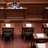 Законодатели Северной Каролины одобрили временный бюджет на фоне бюджетного тупика