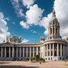 Политический кризис в Таиланде: правящая партия добивается роспуска парламента, оппозиция предлагает нового премьера
